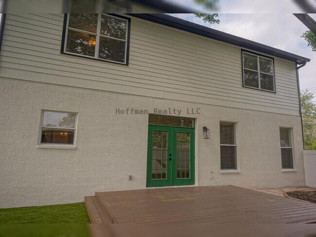 Building Photo - SOUTH TAMPA ? 2-STORY HOUSE, 4-BED, 2.5 BA...