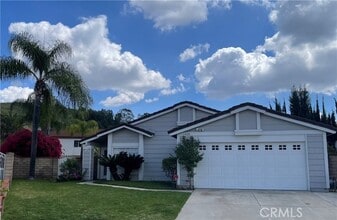 Building Photo - 620 Sky Ct