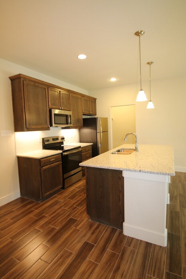 Foto del edificio - COMING SOON! Gorgeous 3BR/2BA Duplex with 2-Car Garage — Minutes to Downtown Fort Worth & Camp Bo...