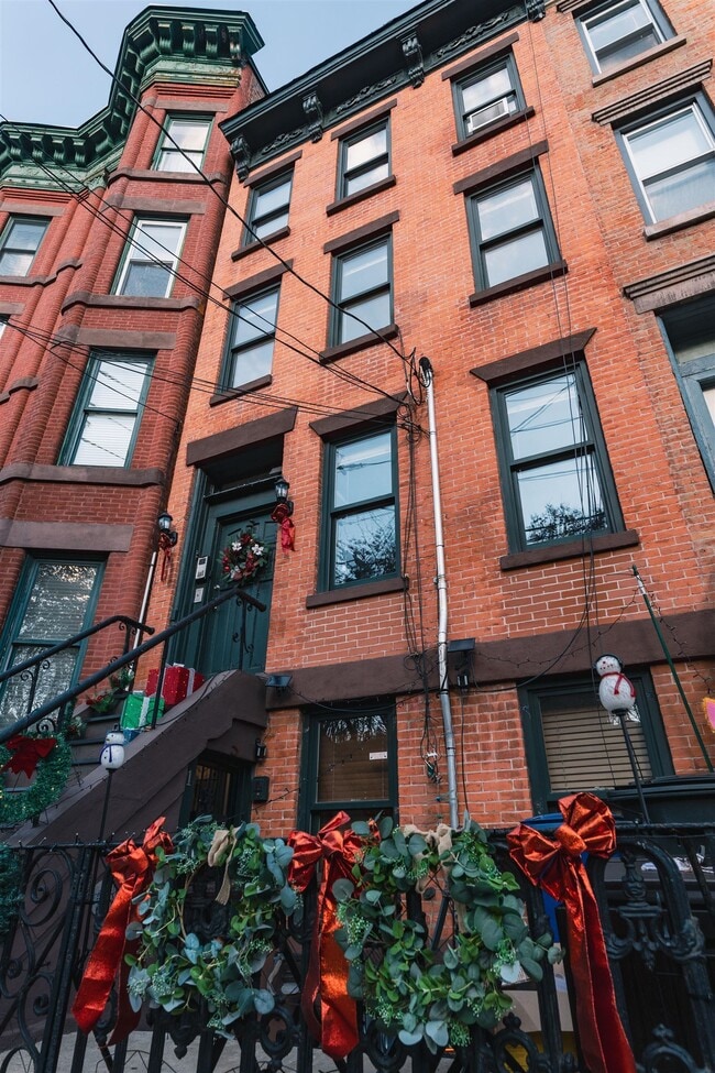 Foto del edificio - 232.5 6th St