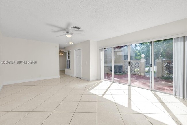 Foto del edificio - 11163 Chandler Dr