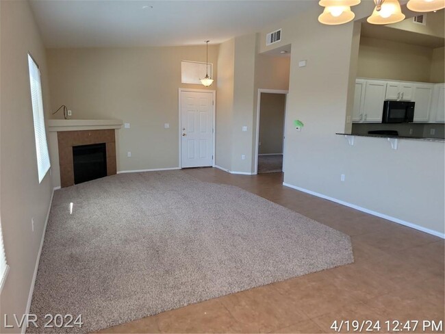 Building Photo - GREAT 2 BED, 2 BATH 2ND FLOOR UNIT