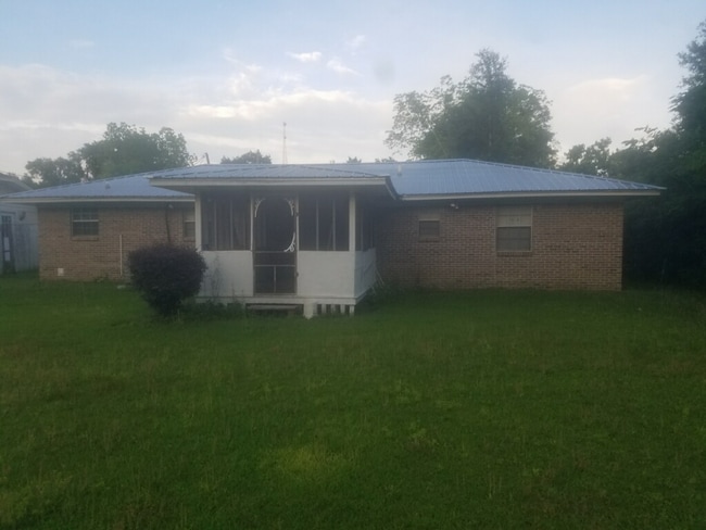 Building Photo - 718 Orange St