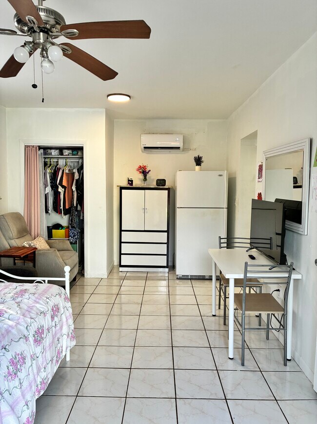 Foto del edificio - 6334 SW 35th St