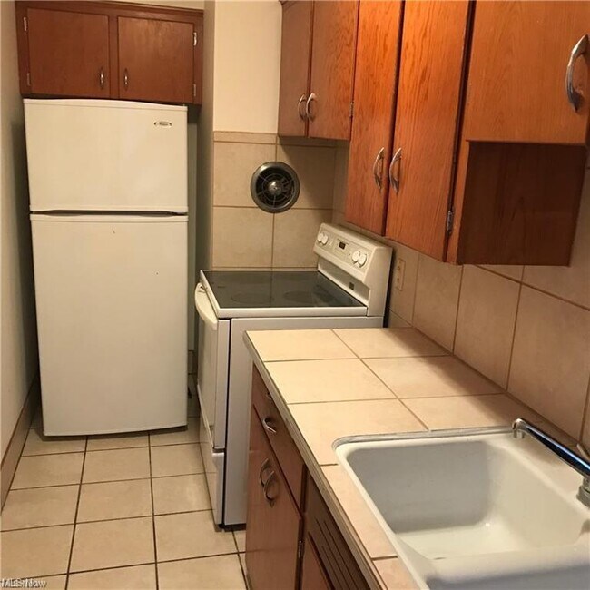 19860 Lorain Rd Unit 5, Fairview Park, OH 44126 Room for Rent in