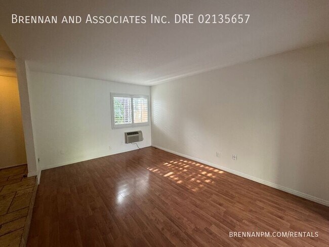 Foto del edificio - 7962 Mission Center Ct