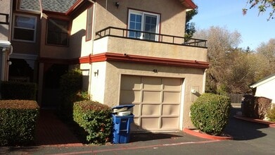 Building Photo - 1106 Oceanaire Dr