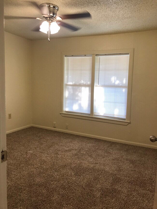 Foto del edificio - 2702 Cavitt Ave