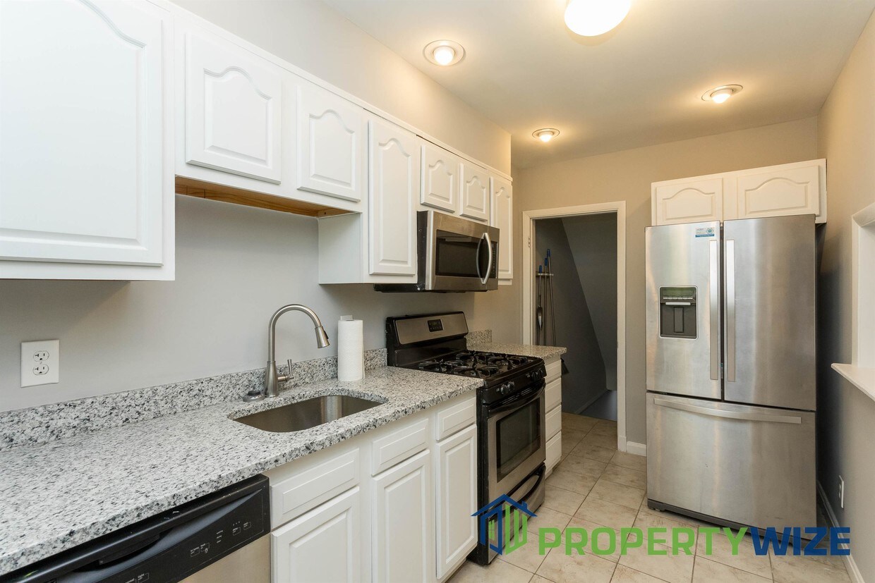 Foto principal - 819 Washburn Ave