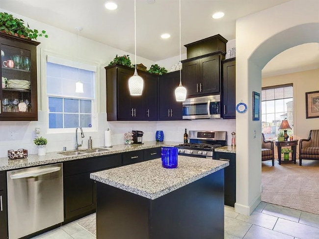 Building Photo - 1024 Provence Village Dr