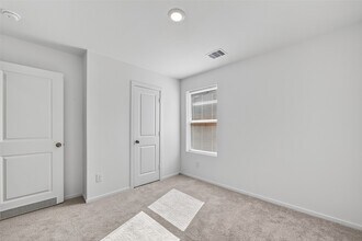 Building Photo - 18510 Autumn Hts Ln