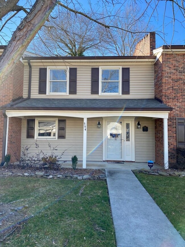 Building Photo - 554 Isley Pl
