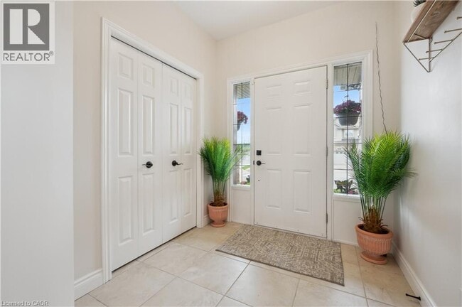 Building Photo - 450 Applegate Ct