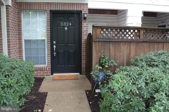Building Photo - Charming & Pet-Friendly 1BR/1BA Condo in Alexandria’s Stonegate