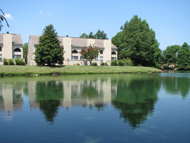 Building Photo - Woodchase Apartments