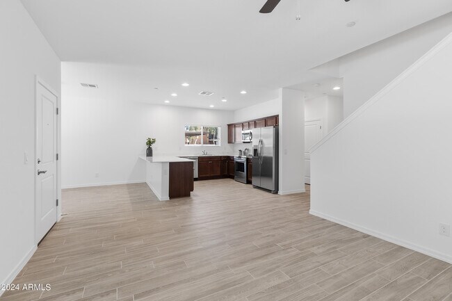 Foto del edificio - 2842 E Tracy Ln