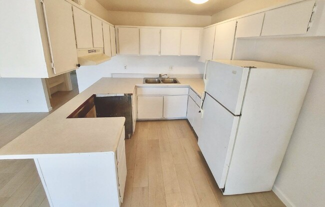 Foto del edificio - Freshly Updated 2 bed, 1 bath Upstairs Con...