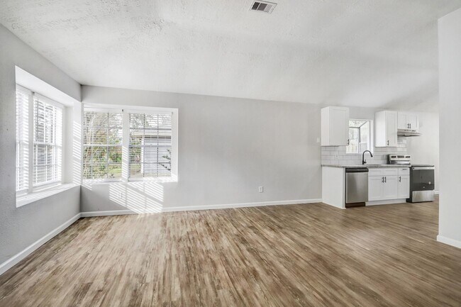 Foto del edificio - 15910 Plover Ct