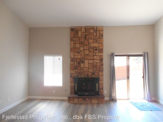 Building Photo - 4 br, 2 bath House - 1309 Rimrock Drive