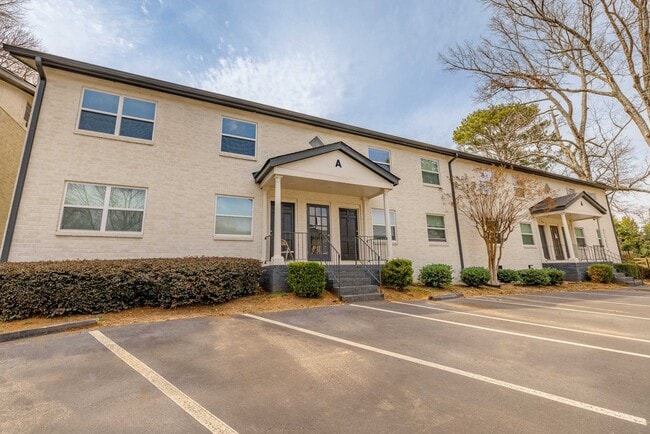 Interior Photo - Live Connected. Live Collier.