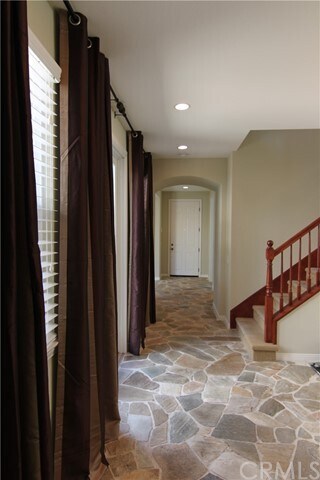 Building Photo - 8 Bedstraw Loop