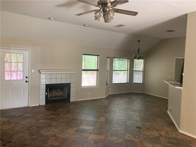 Foto del edificio - 1805 Whirlwind Trail