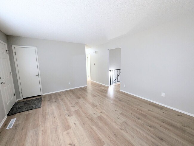 Building Photo - Great 3 Bedroom, 1 Bath Home
