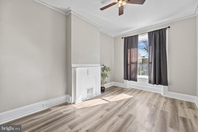 Foto del edificio - 1836 N Croskey St