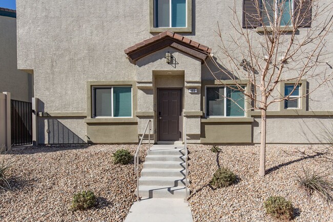 Building Photo - Three bedroom unit in newer gated communit...