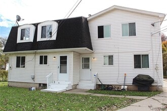 Building Photo - 116 Berehaven Dr