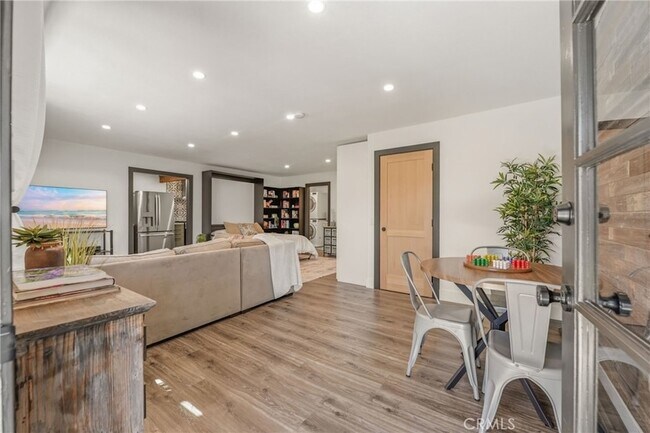 Foto del edificio - 234 Spanish Spur