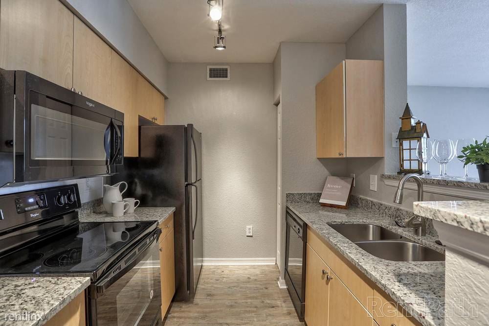 Foto principal - 3761 Pine Ridge Blvd