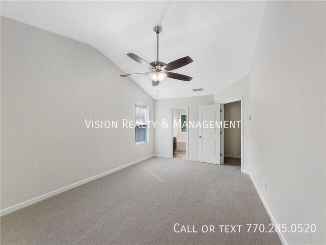 Foto del edificio - 745 Dot Dr