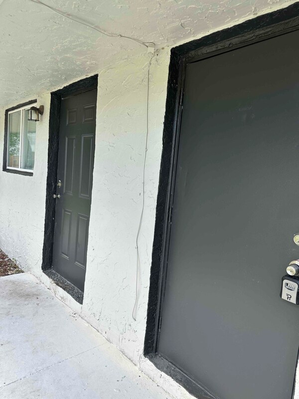 Foto del edificio - 2720 NW 13th St