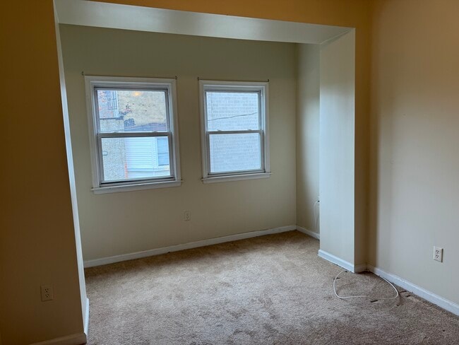 Master bedroom windows - 906 Whitelock St