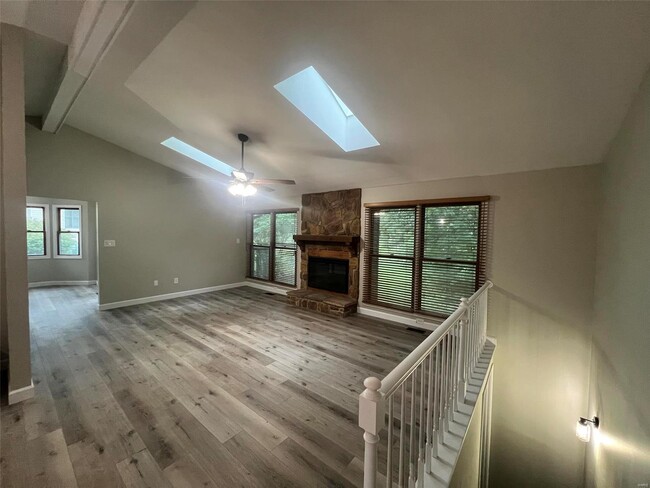 Building Photo - 4 Ridge Oak Ct