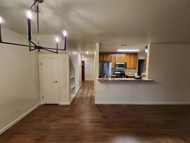 Foto del edificio - 4493 Lynbrook Loop