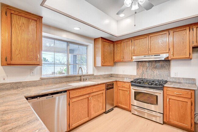 Foto del edificio - MCNEIL MANOR