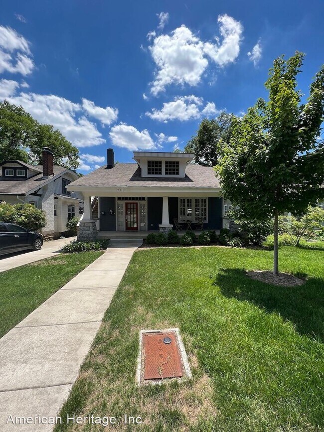 Foto del edificio - 3 br, 3 bath House - 2519-B Blair Boulevard