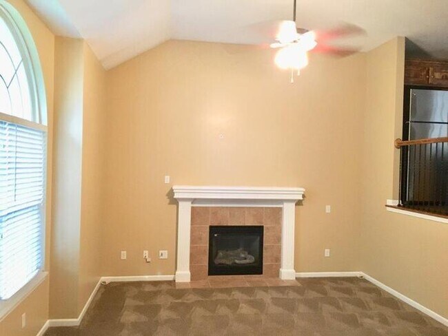 Building Photo - 16423 Richmond Ct