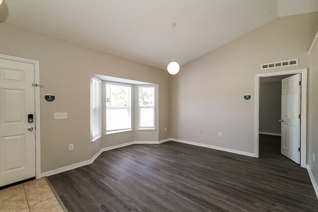 Foto del edificio - 5511 Ashland Dr