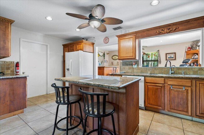 Foto del edificio - 12610 63rd Ln N