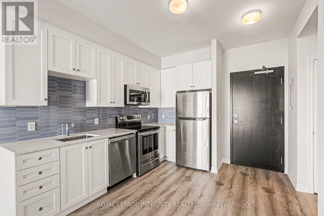 Photo du bâtiment - 1350 Hemlock Rd