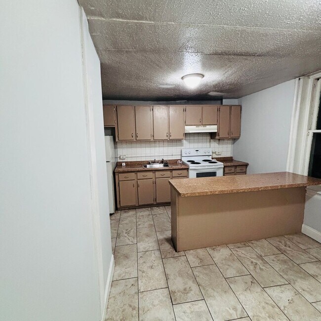 Foto del edificio - 384 Tilghman St
