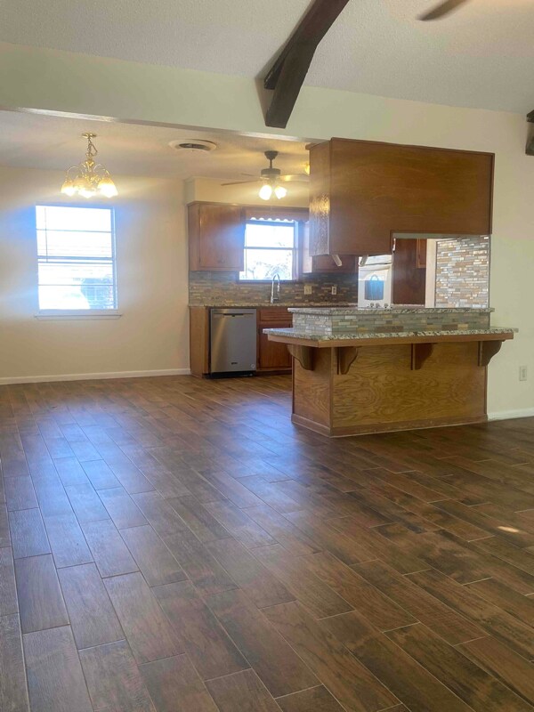 Building Photo - 204 S Norma Dr