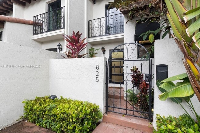 Foto del edificio - 825 SE 2nd St