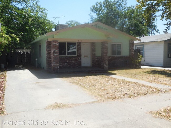 Building Photo - 820 W 23rd St