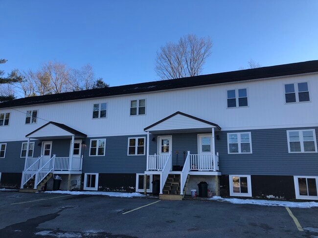 Building Photo - 8 Adirondack Rd