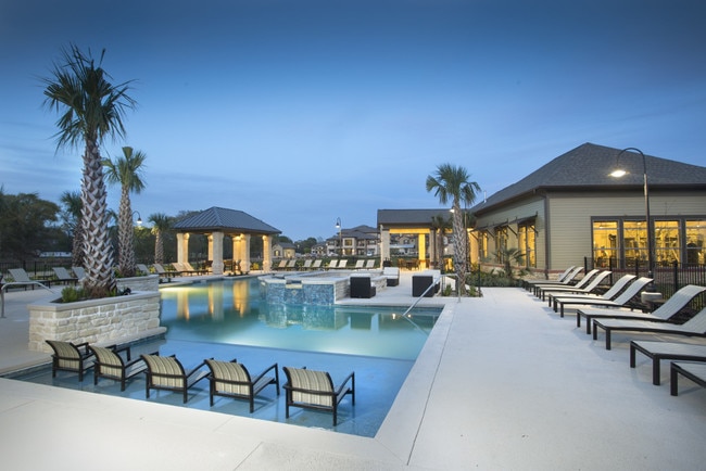 Building Photo - The Legacy at Lake Charles