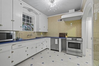 Building Photo - 1919 Rosenberg St